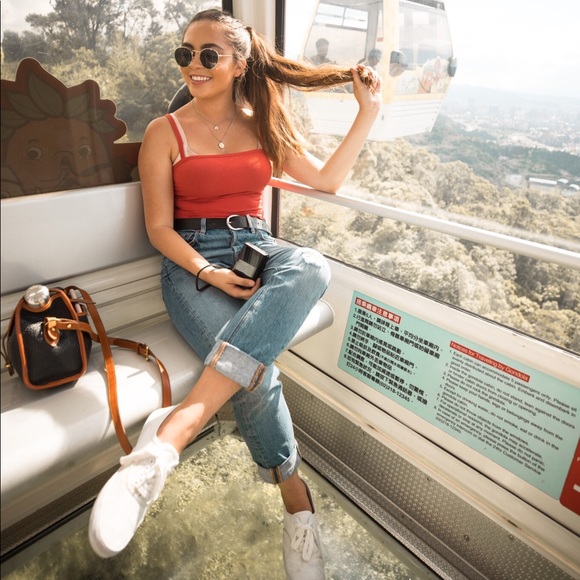 Meet your Posher, Jessica - Picture 2 of 3